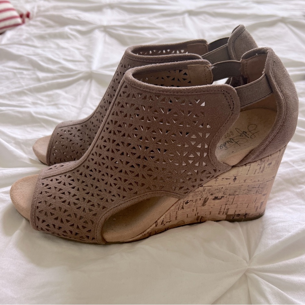Life Stride Cork Wedges